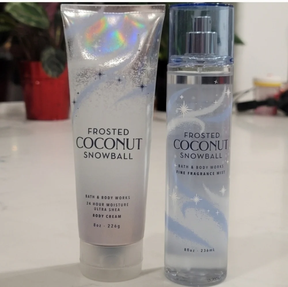 BATH AND BODY WORKS Frosted Coconut Snowball Bundle